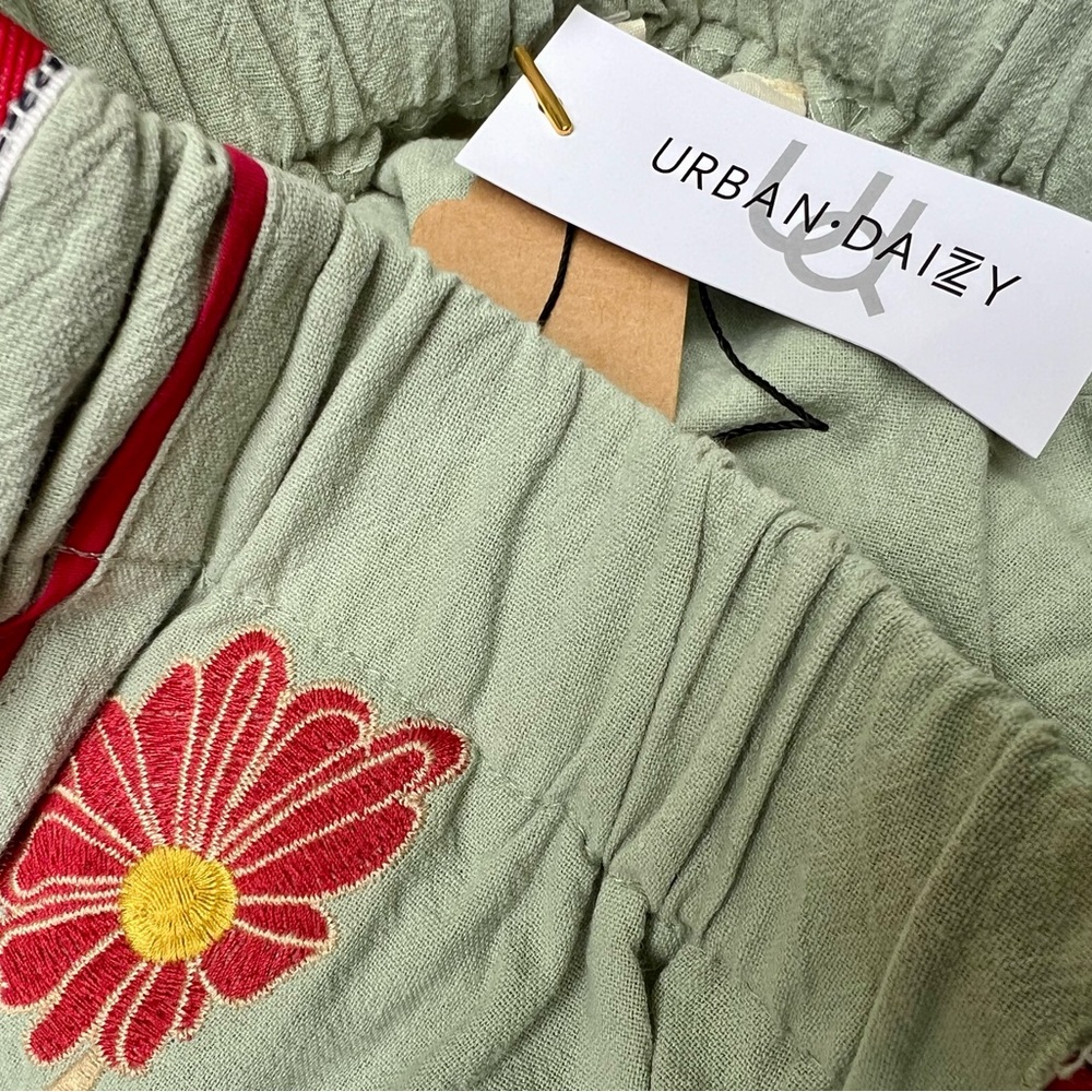 Urban Dazy Embroidered Floral Boho Shorts - Picture 6 of 6